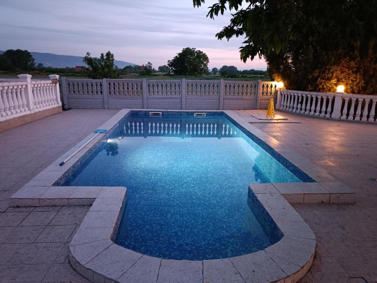 V & V Villa Lalince Экстерьер фото