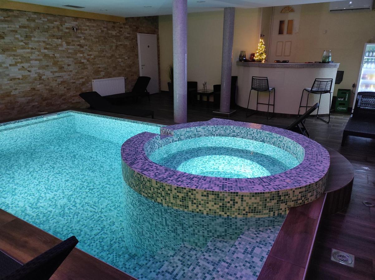 V & V Villa Lalince Экстерьер фото