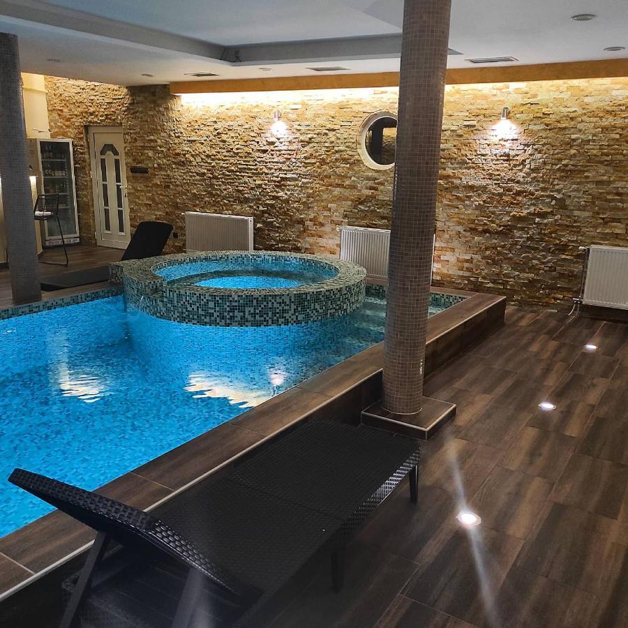 V & V Villa Lalince Экстерьер фото