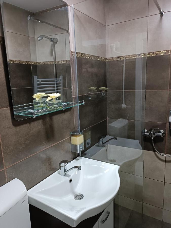 V & V Villa Lalince Экстерьер фото