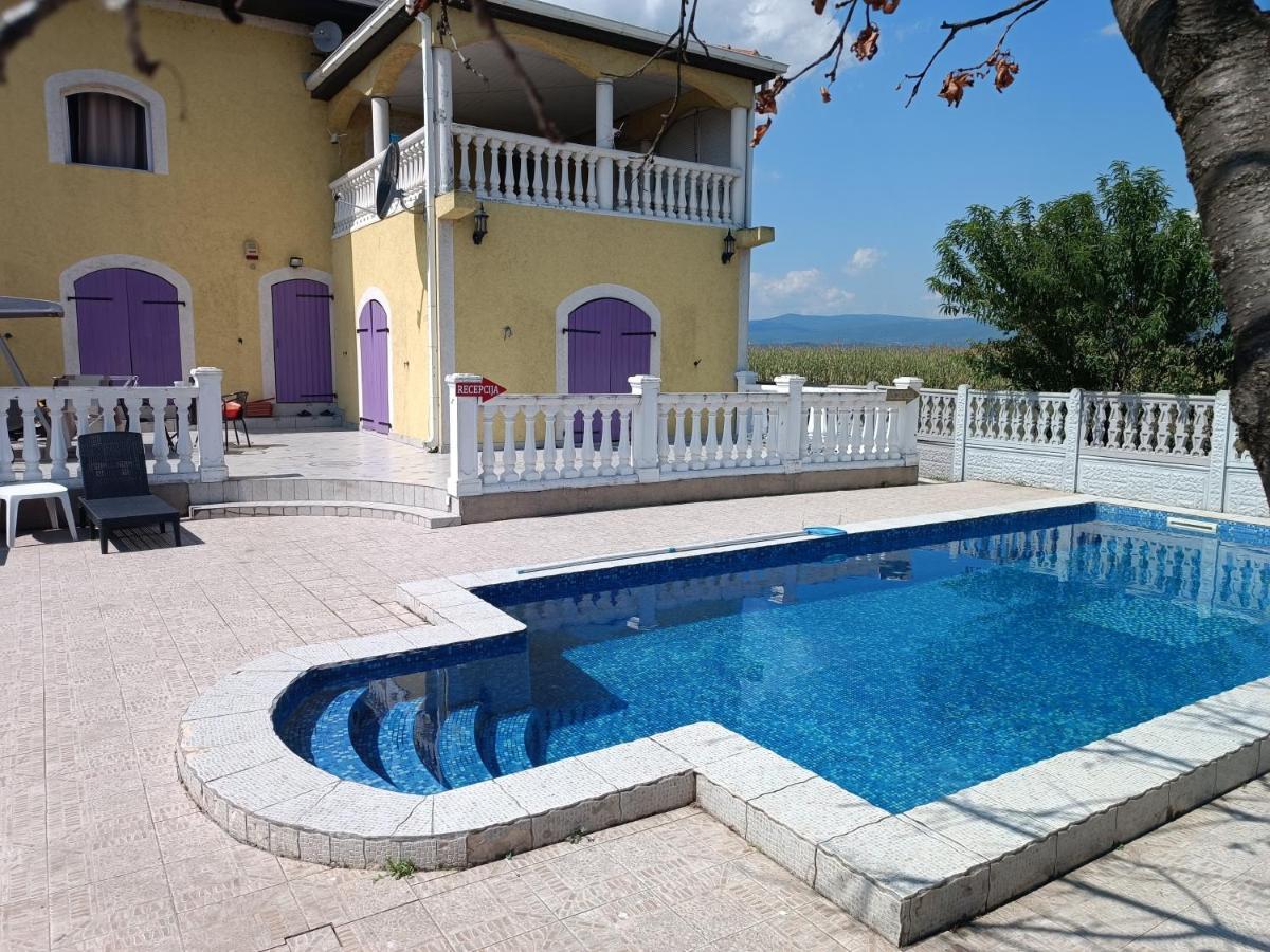 V & V Villa Lalince Экстерьер фото